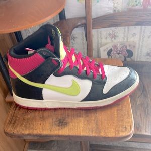 Nike London Specials size 11us